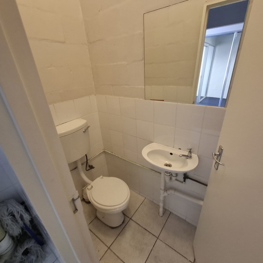 To Let commercial Property for Rent in Montague Gardens Western Cape